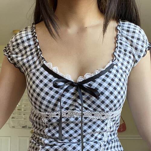 Ladies Black And White Checkered Lace-Trimmed Top - Puffed