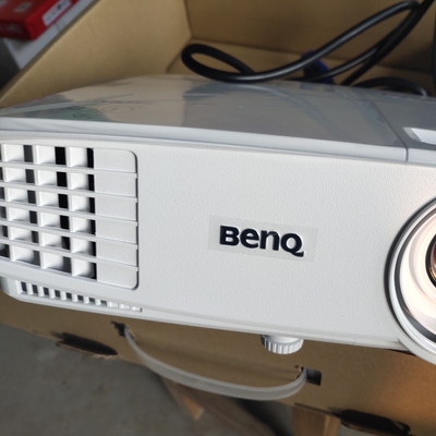 求证下明基投影仪MS527怎么样?亲戚推荐明基投影仪MS527差不差呢