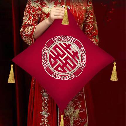 新款直销喜字抱枕含芯一对红色中式婚庆绣花靠垫靠背婚房结婚礼物