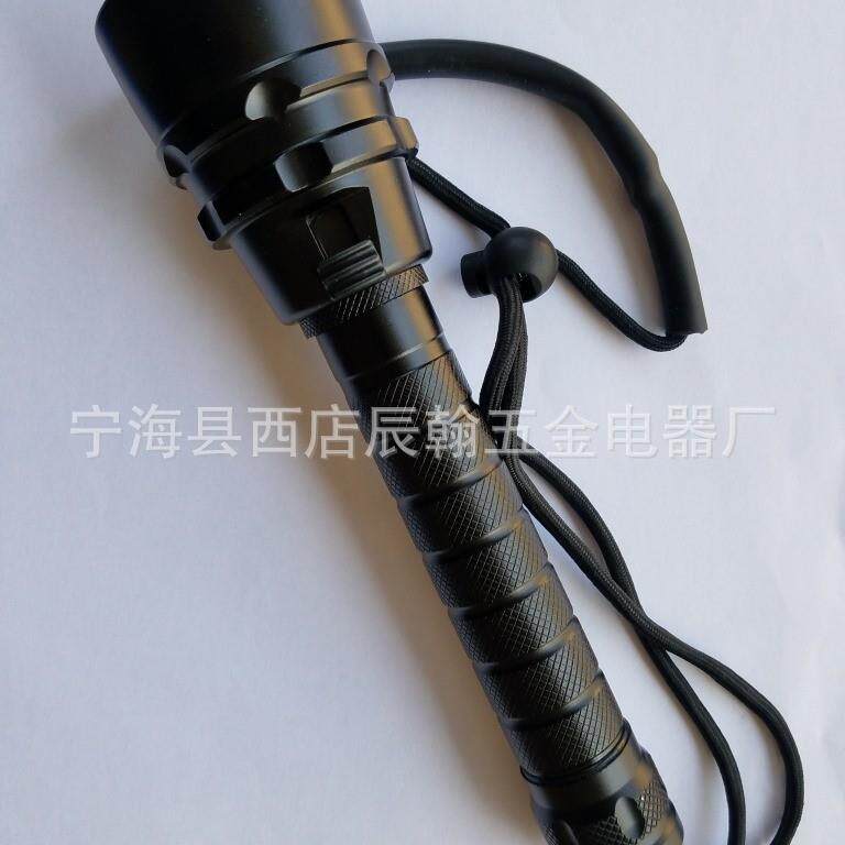 5颗灯珠LED潜水手电筒强光远射户外骑行18650单档潜水深度80
