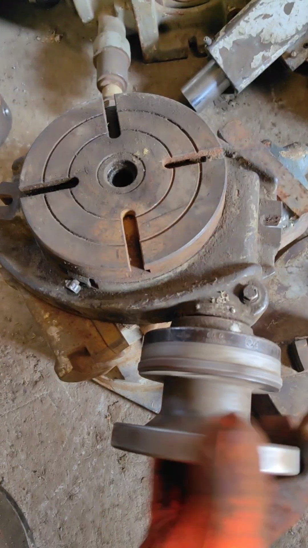 环球160回转工作台，功能正常，转动没问题，没锁紧，回去自己