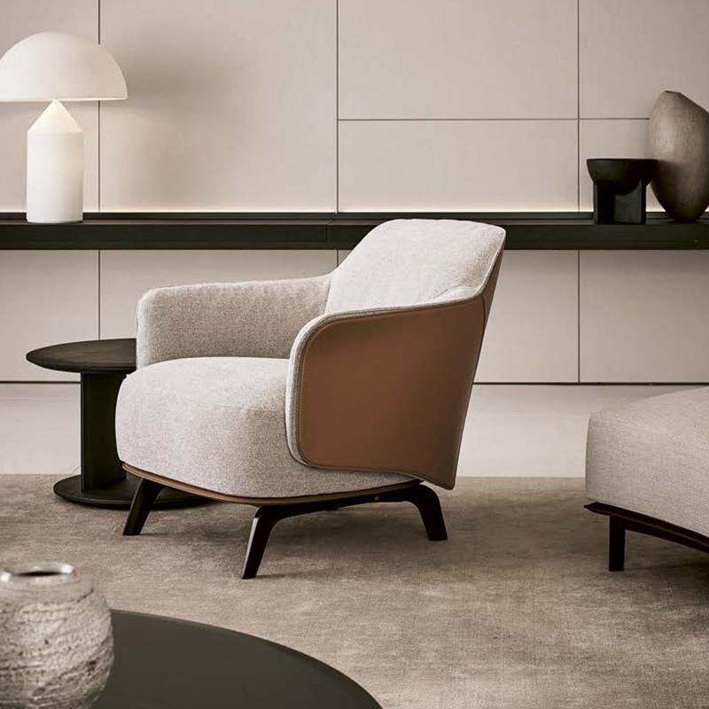 意极简972客厅厅椅皮艺沙发椅设计师款单人休式闲酒店展售楼部洽