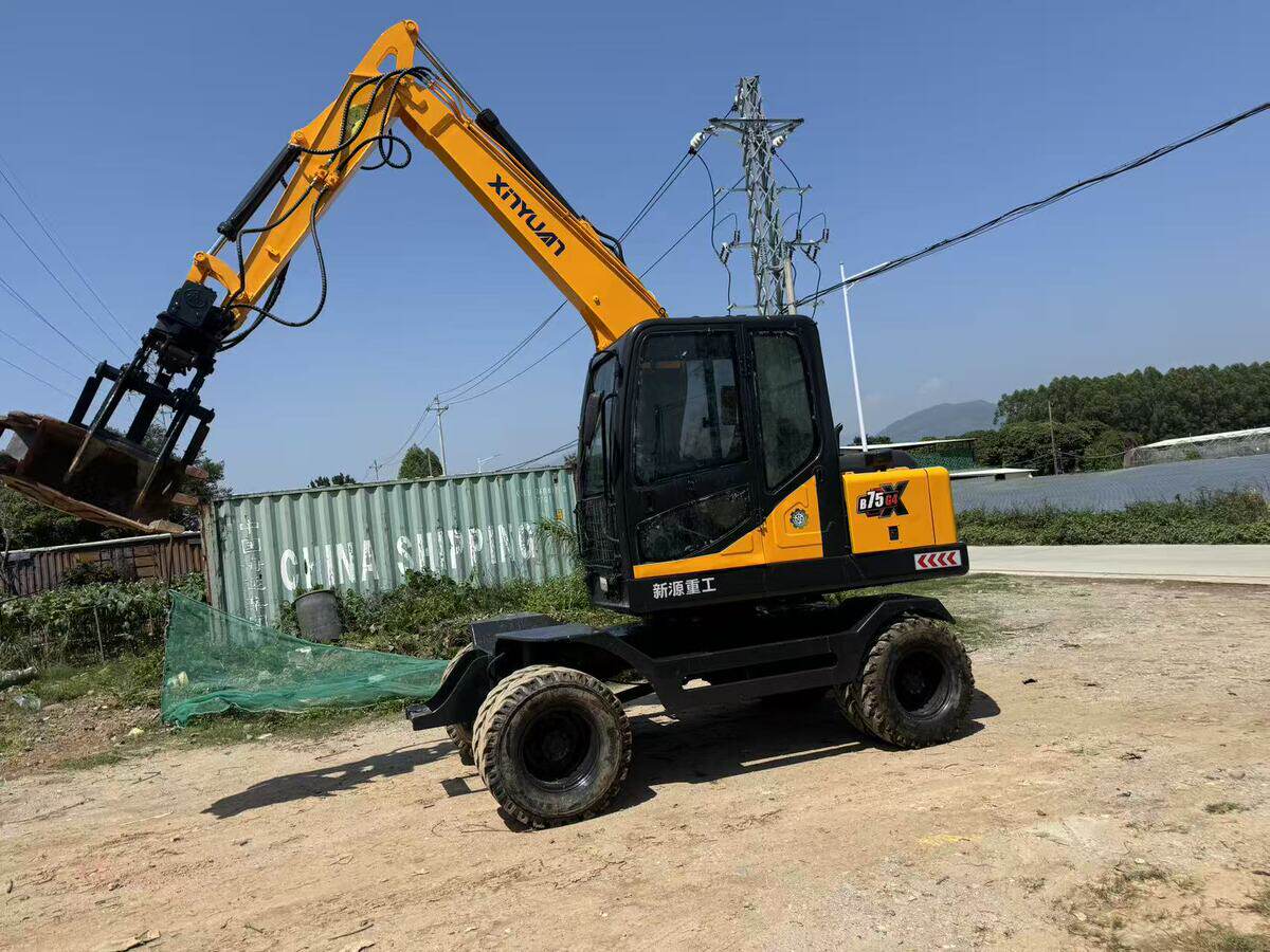 5月1日漳州新源75(带夹木器带挖斗）网络拍卖公告