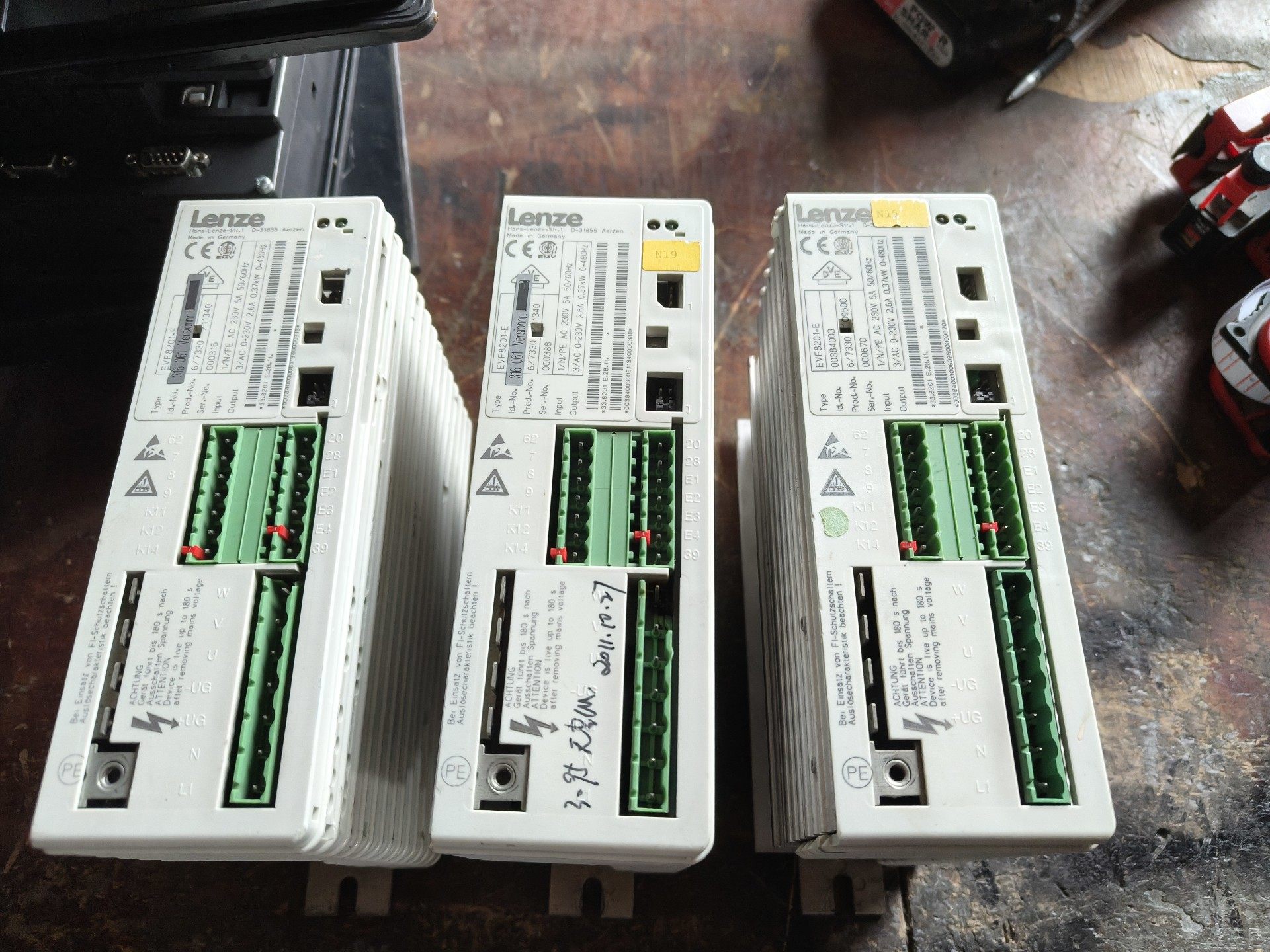 伦茨变频器EVE8201-E 0.37kw/220V成色如图