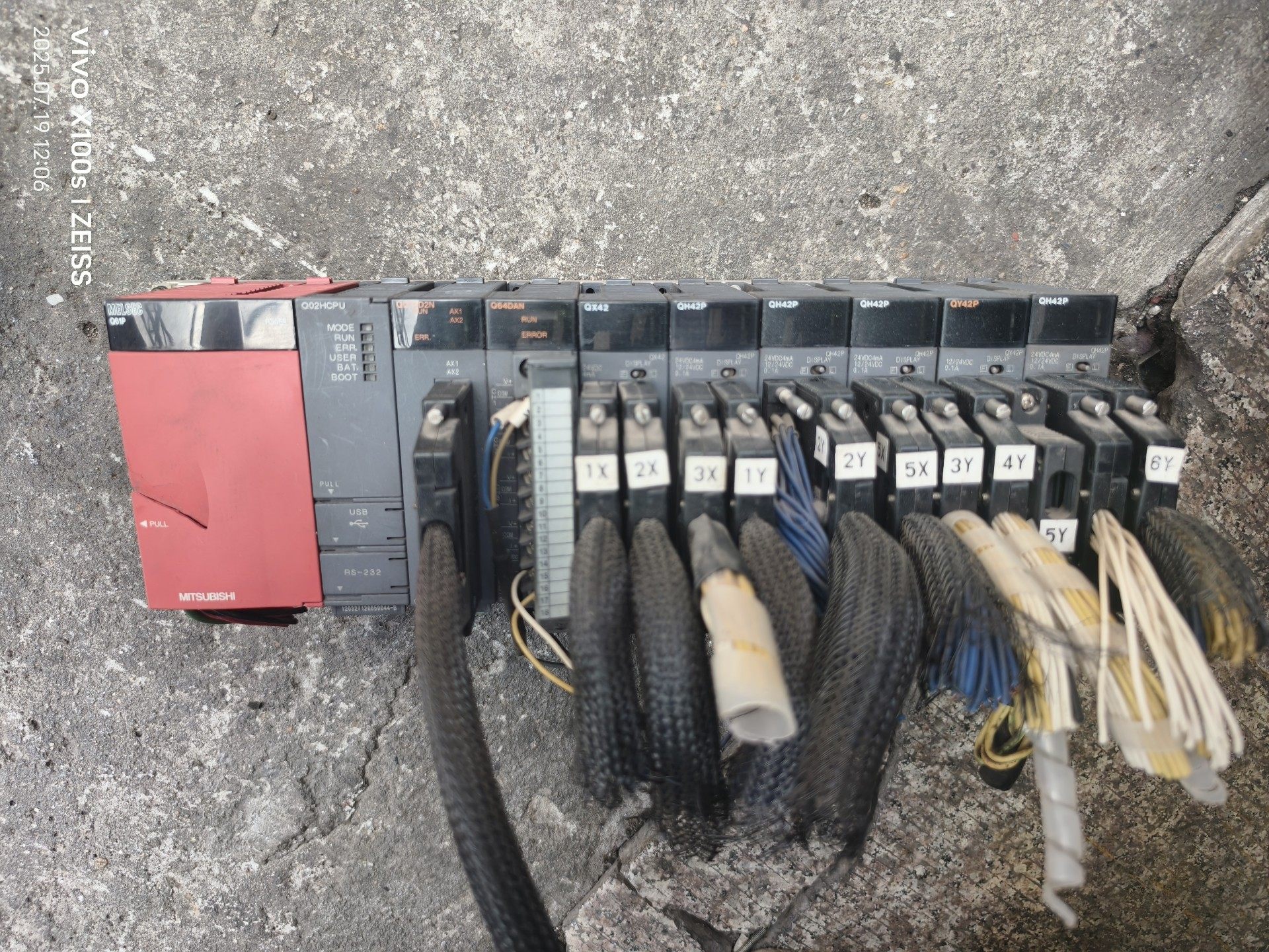 三菱Q02HCPU、QD75D2N、Q64DAN、QX42、