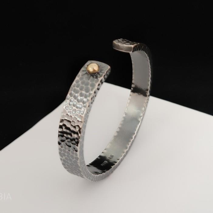 高档仿创古做锤旧平锤印痕99足银手镯手工原纯银手镯丽江雪面花银