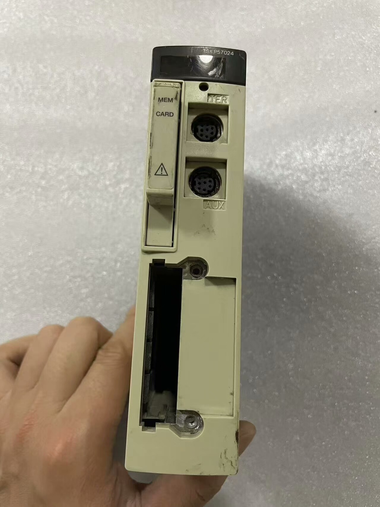 施耐德cpu模块tsxp57024m 功能包好，成色如图所示