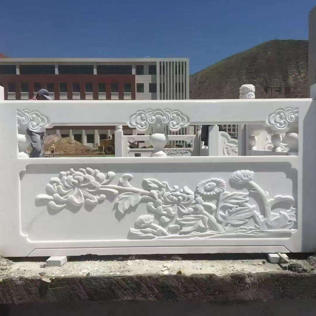 石雕栏板制作花岗岩河道石围栏青石头护栏价格石材雕花石栏杆厂家
