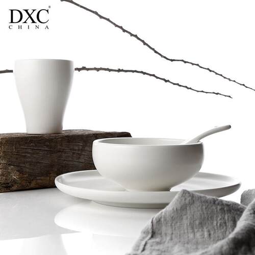 Dxc创意酒店供应个性化餐厅陶瓷餐具纯白色桌子四件套酒店碗和盘