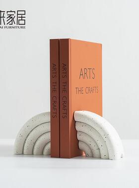 现代简约半圆形书挡摆件样板间书房桌面书档书靠创意树脂书立陈设