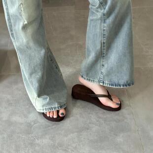 拖鞋女夏外穿防滑防臭高颜值棕色厚底人字女夏外穿增高坡跟夹脚防