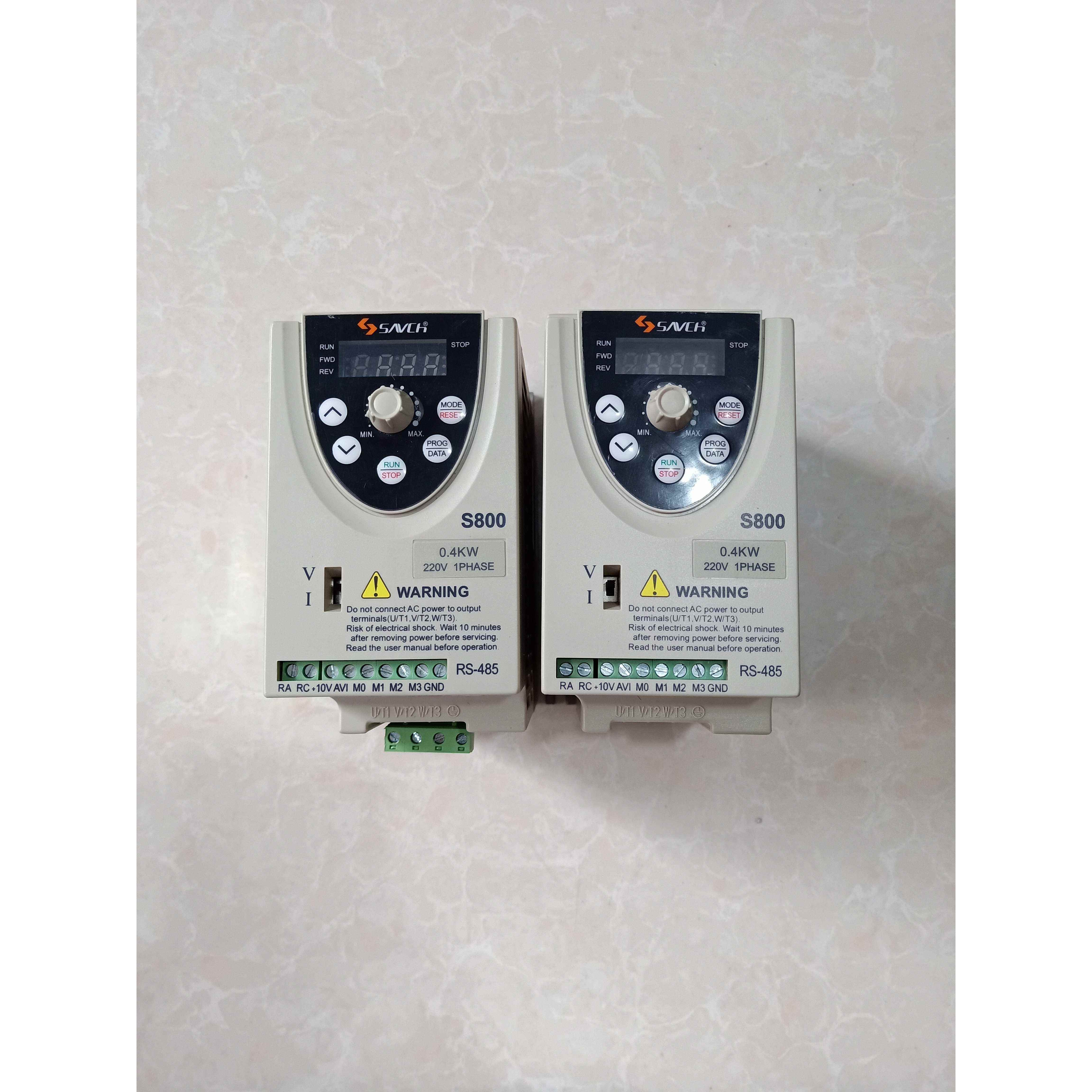 二手 变频器 S800-2S0.4G 0.4KW 220V 1PHASE RS-485 实物图议价