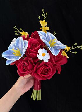 红蓝搭配仿真花束红色玫瑰领证结婚礼物球形手捧假花新娘拍摄道具