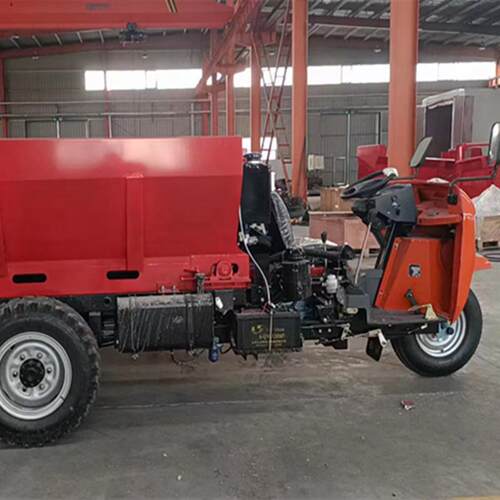 三轮柴油撒粪车农用牵引式撒肥机干湿两用大棚多功能施肥机