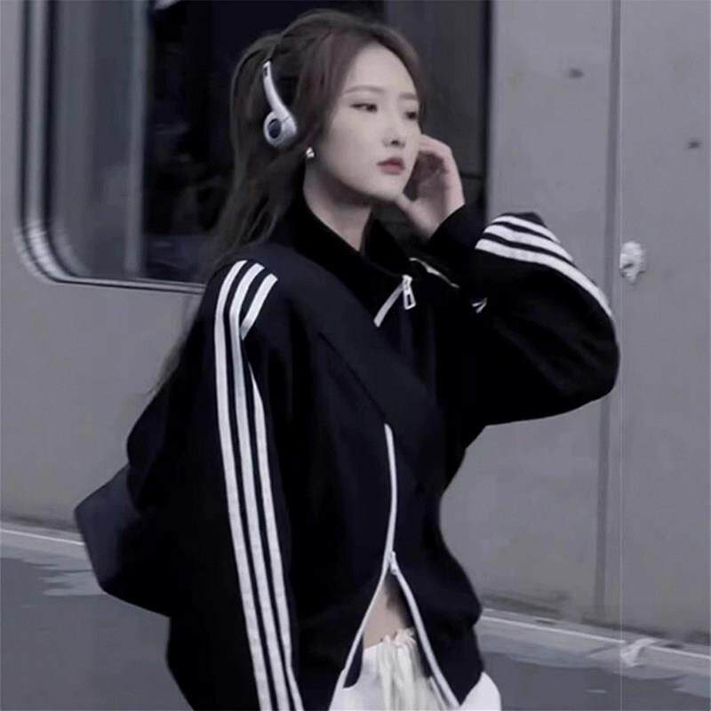 高级感时尚洋派卫衣外套女春秋季2026新款拉炼立领早秋开衫棒球服