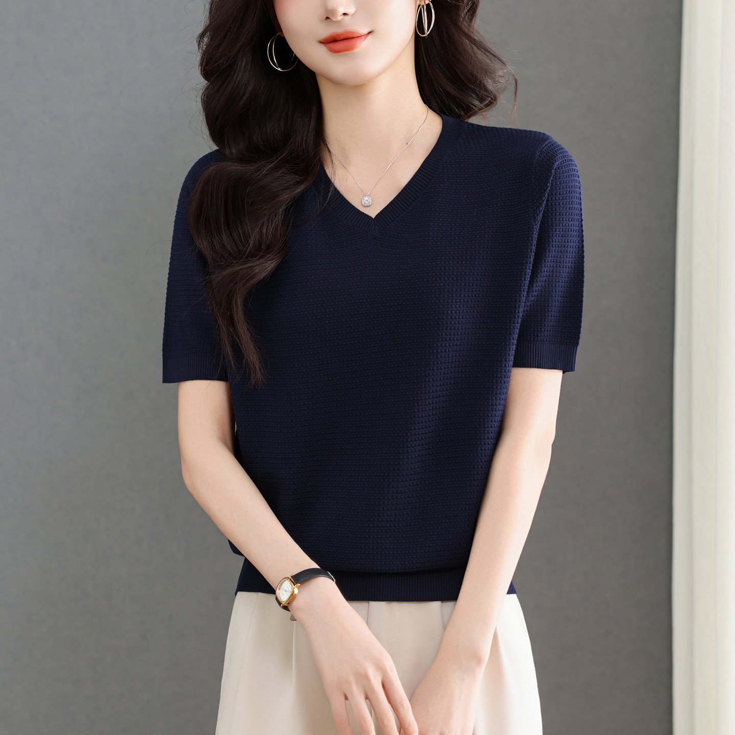 V领冰丝针织短袖上衣女薄款2026夏季新款宽松洋派减龄妈妈T恤小衫