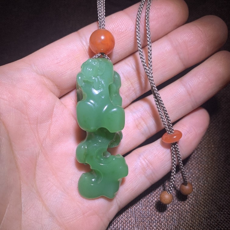时来运转！天然新疆和田玉碧玉太颈饰