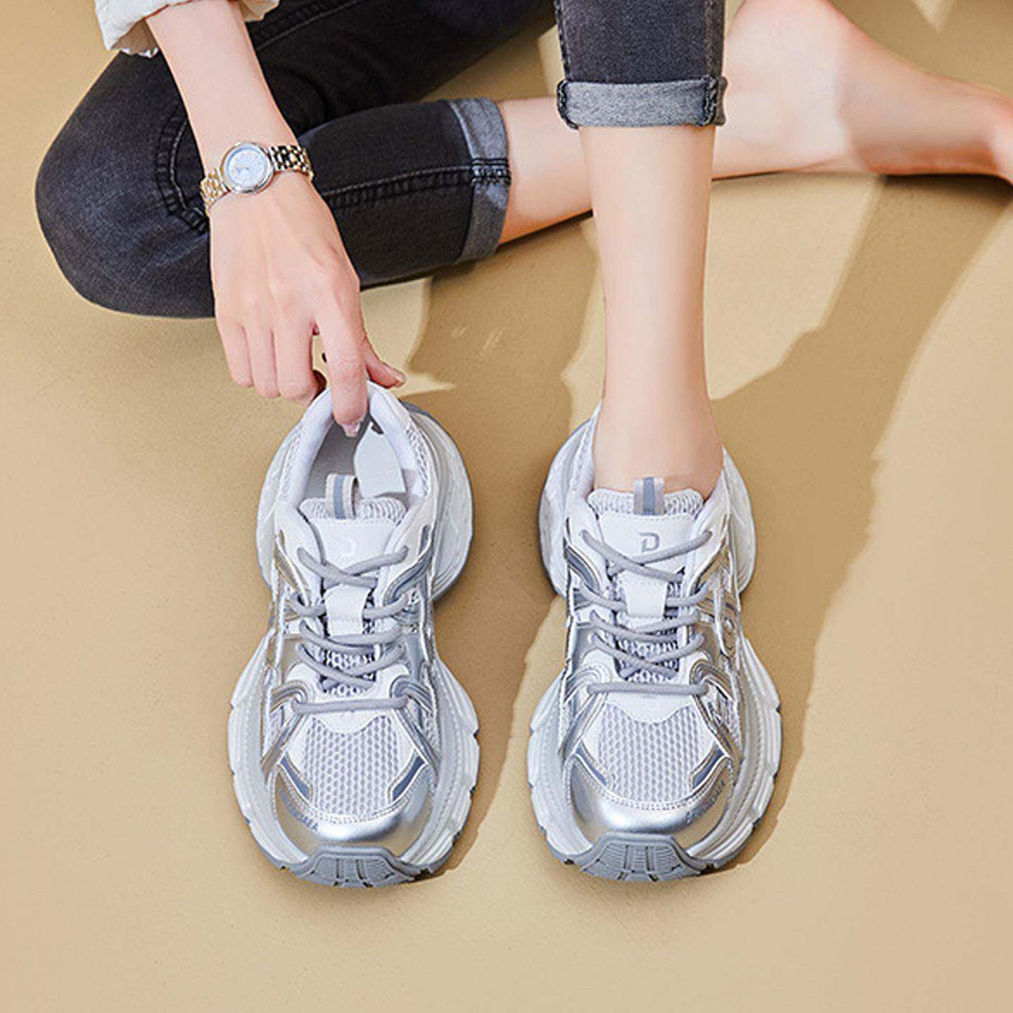 超火厚底老爹鞋女款2026新款春款今年流行爆款配阔腿裤的运动鞋子