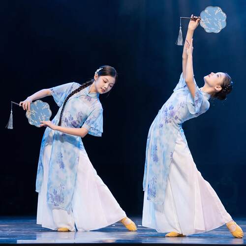 青花瓷演出服儿童国风立领旗袍纱衣套装古典舞飘逸团扇舞蹈练功服