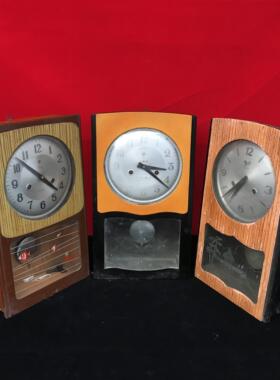 民俗怀旧老物件老钟表旧挂钟80年代老式上弦北极星机械古董钟摆件