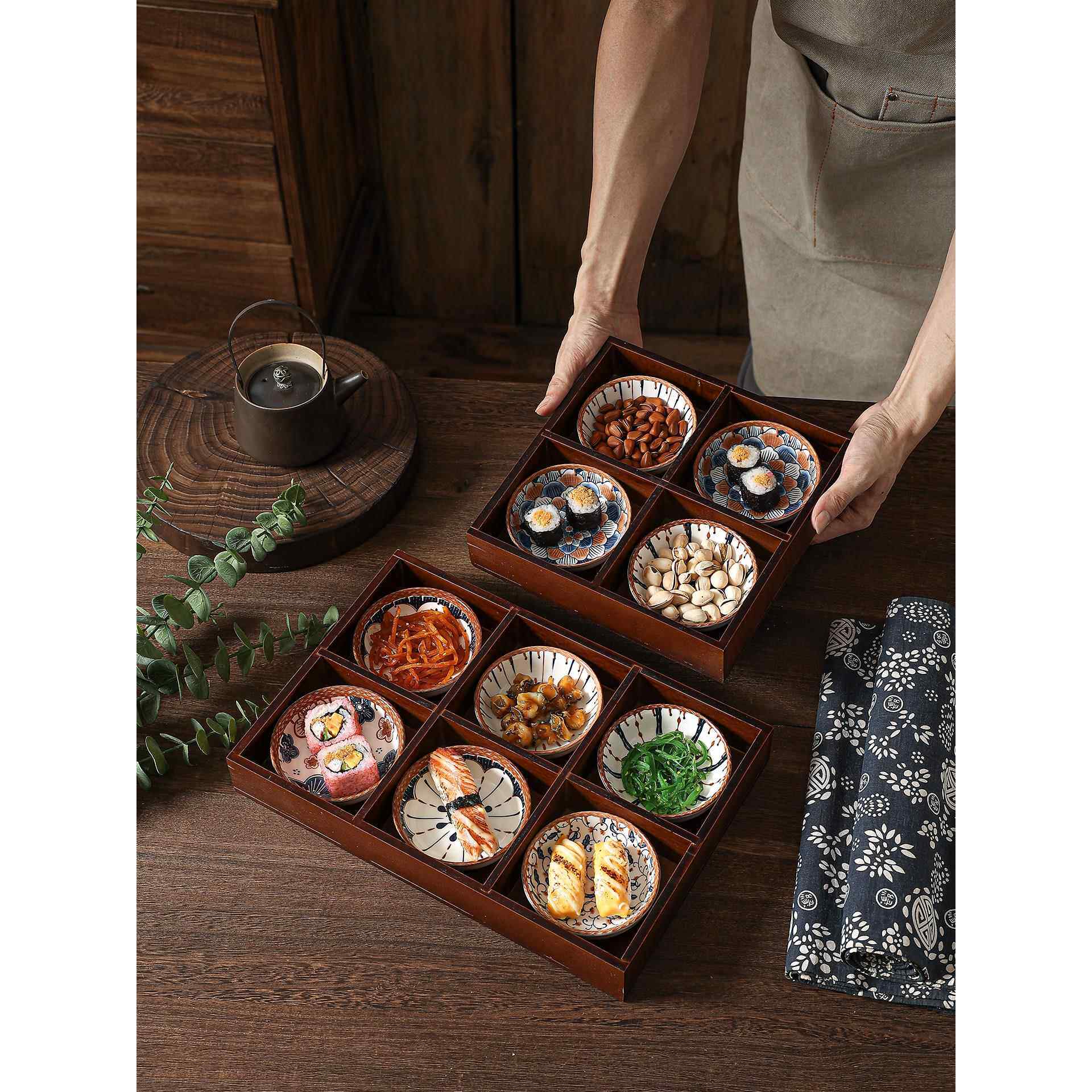 九宫格干果盘套装调料碟火锅味碟子水果零食盘餐厅户外托盘分格盘