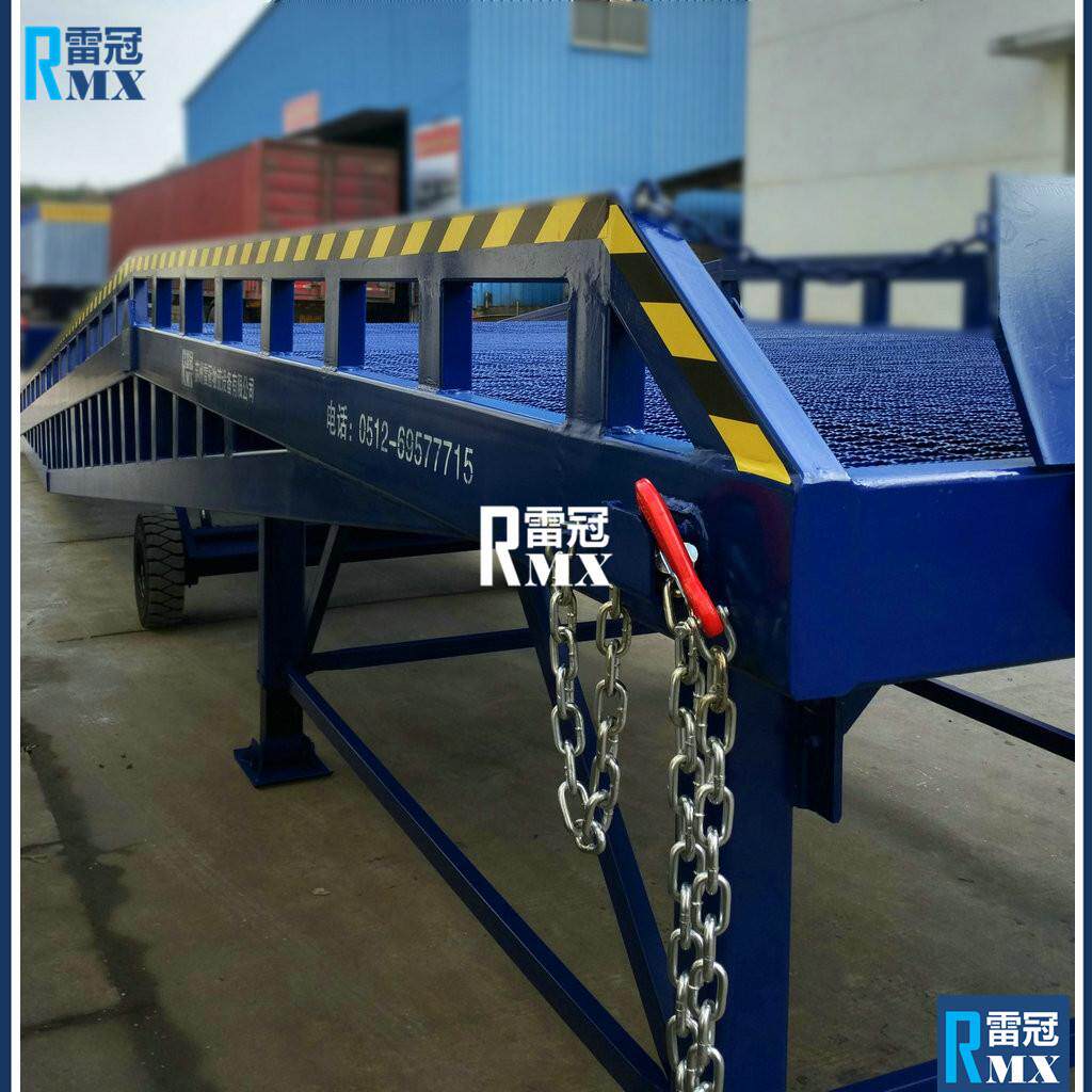 9度10°倾斜爬坡角卡车对接高度调节叉车工作台