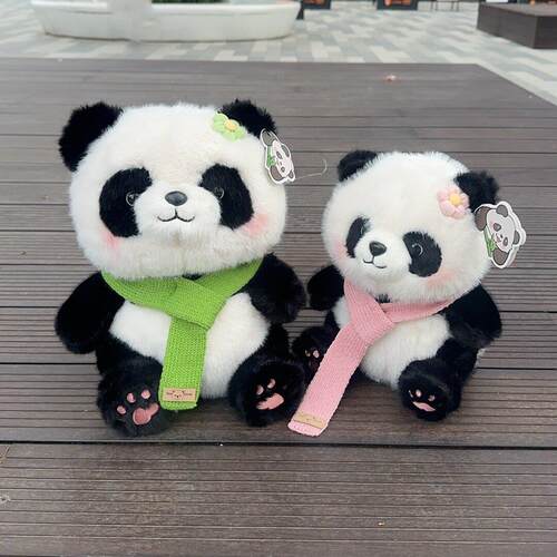 创意围巾花花熊猫玩偶公仔毛绒玩具布偶布娃娃送朋友成都基地同款