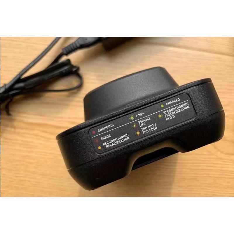 适用摩托罗拉APX8000APX6000/7000/SRX2200对讲机充电器NNTN8845A