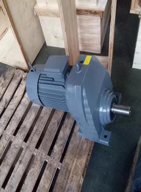 传邦生产RX77硬齿面减速机圆柱齿轮减速机卧式齿轮箱