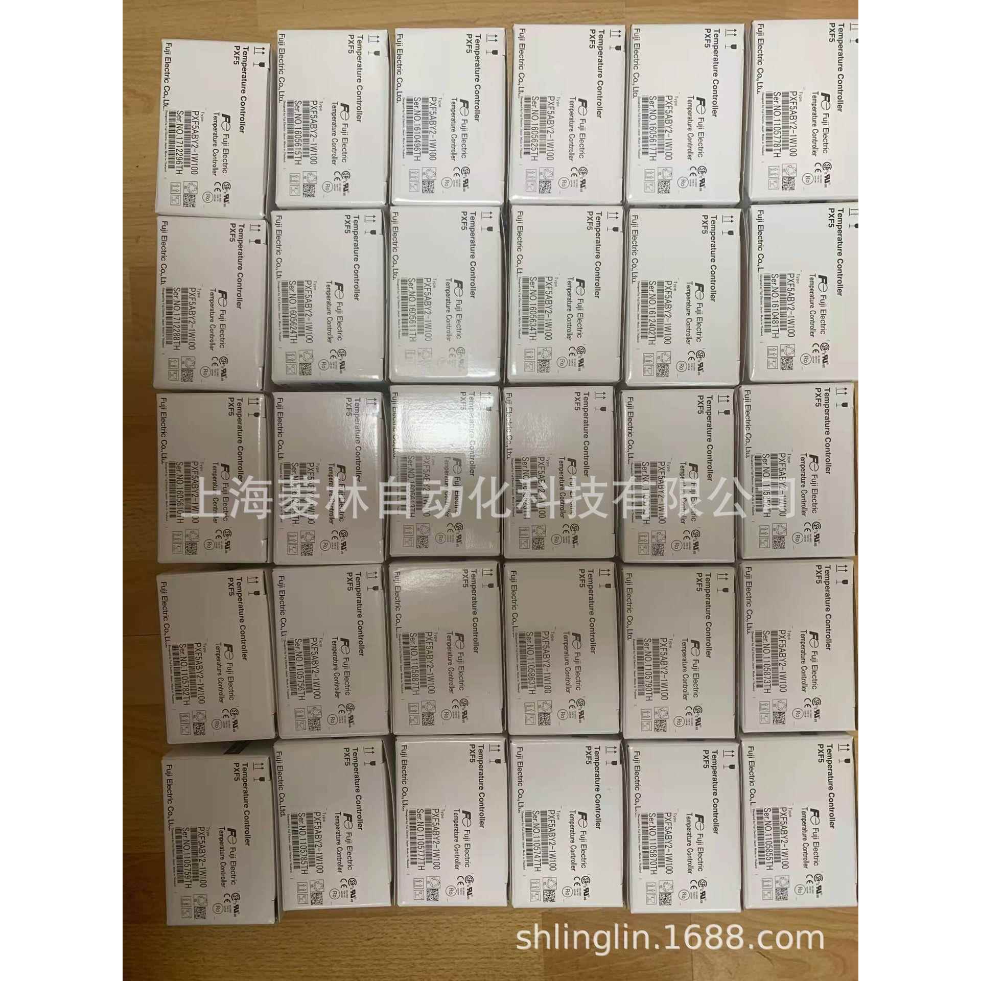 富士控制器PXV7NAY2-FV000-A PXV7NEY2-FV000-A PXR7TCY1-8V000-A