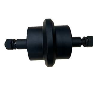 331 底部滚轮6814882支重轮适用山猫小型挖机225 328 325 334 231