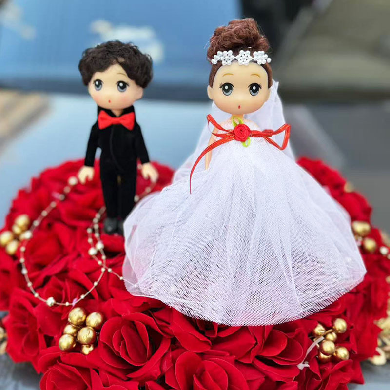 婚车装饰情侣娃娃花车装扮婚庆中式车头婚纱公仔小人一对结婚用品