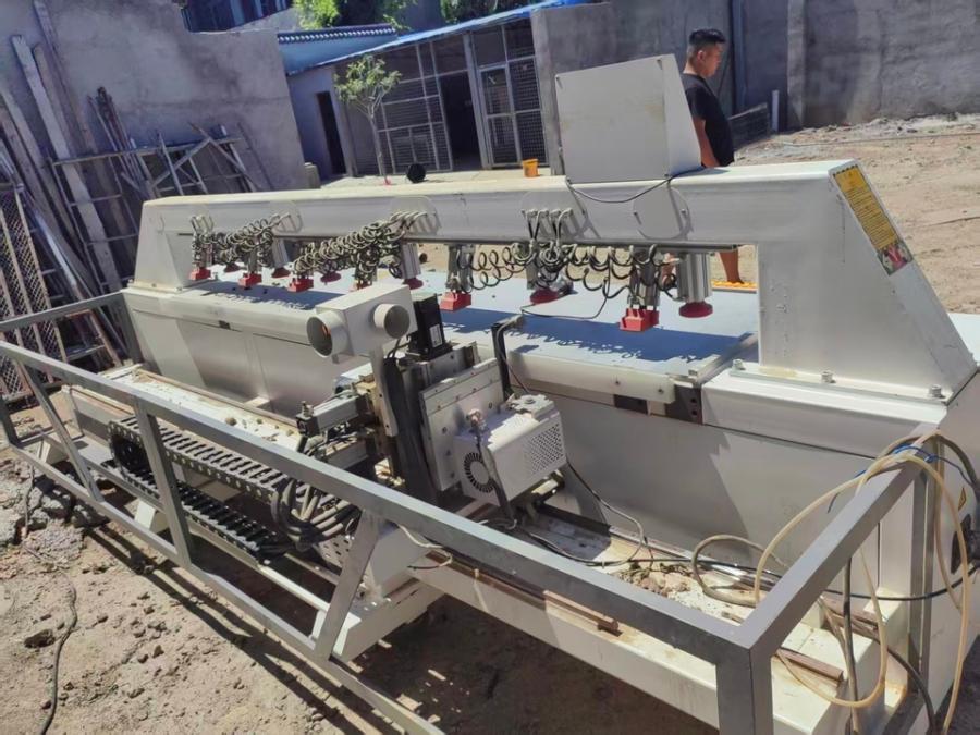 11月8日徐州重新拍卖开料机一台（贝亚特数控，含真空泵一台加水箱，吸尘器一台）、侧孔机一台、封边机一台、吸尘器一台网络拍卖公告