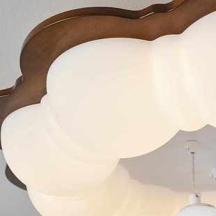 中古风吸顶灯胡桃木色实木卧室书房网红泡泡吊球灯温馨奶油高级感