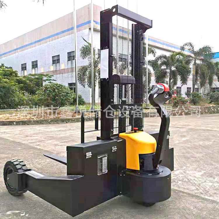 1吨1.5吨山地型全电动越野堆高叉车户外电动越野搬运车山地堆高机