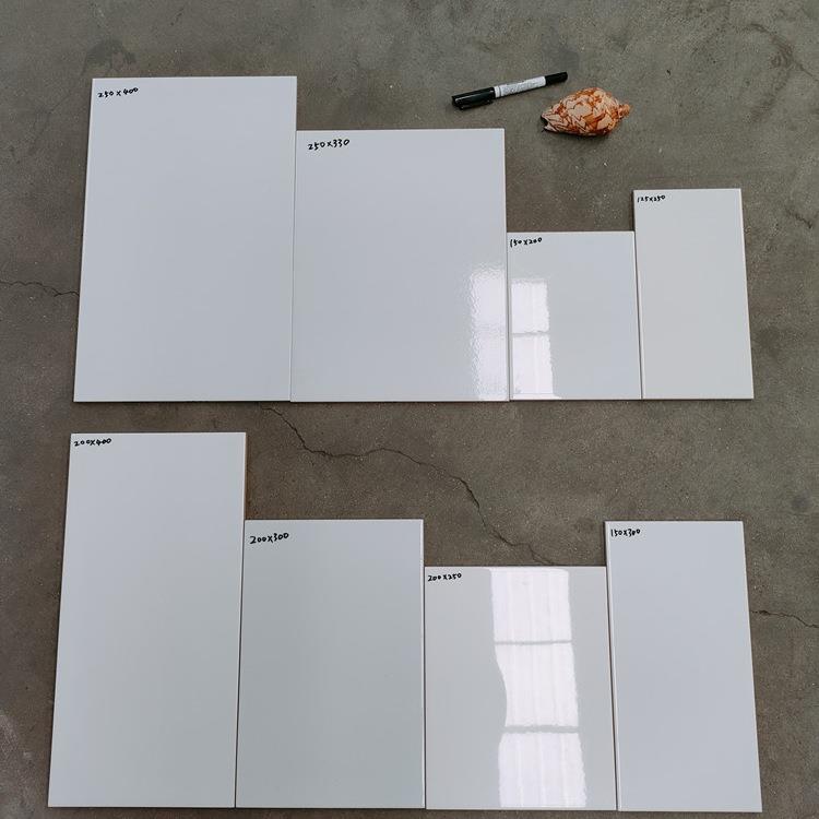 出租房250X330厨房卫生间墙砖200X300纯白色瓷砖工程砖30X45