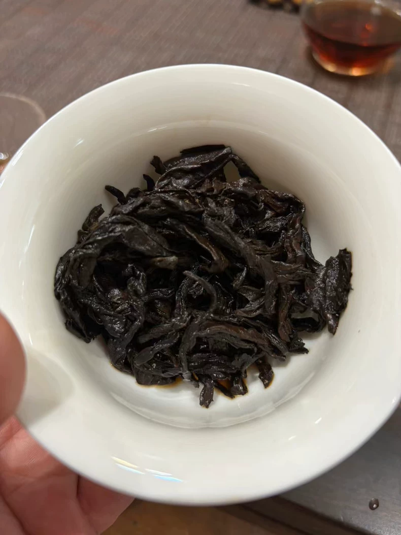 2013古樹熟茶，藤條古樹熟茶～藤條王400克一筐 普洱茶 BUASHOP普洱老茶