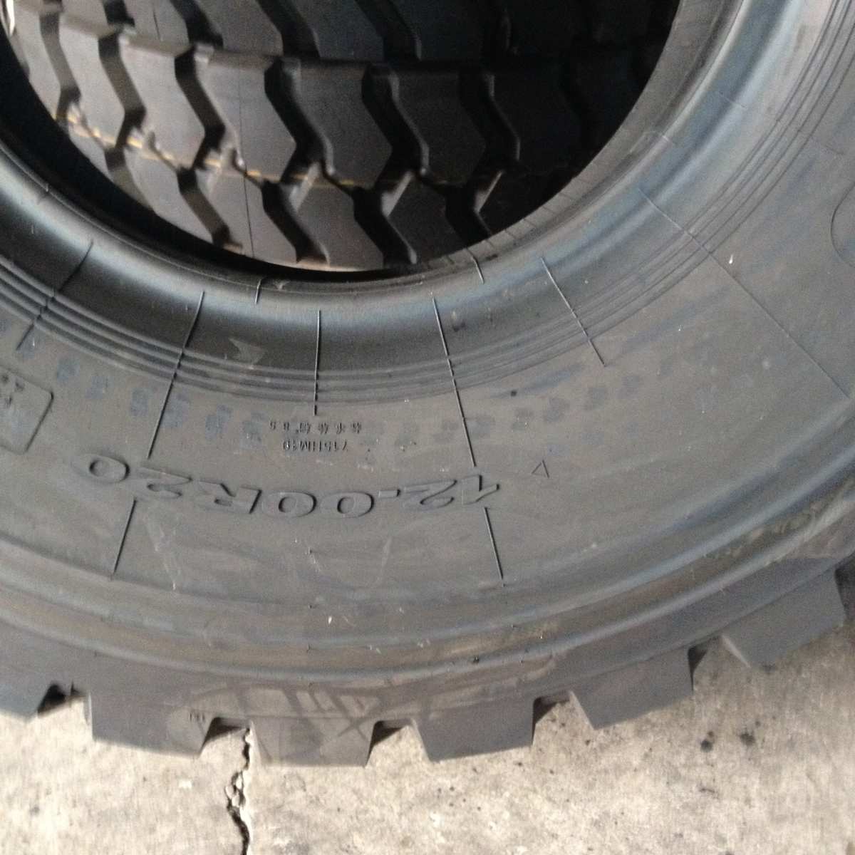 1200R20汽车轮胎批发中短途自卸车搅拌车轮胎重载防扎现货1200r20