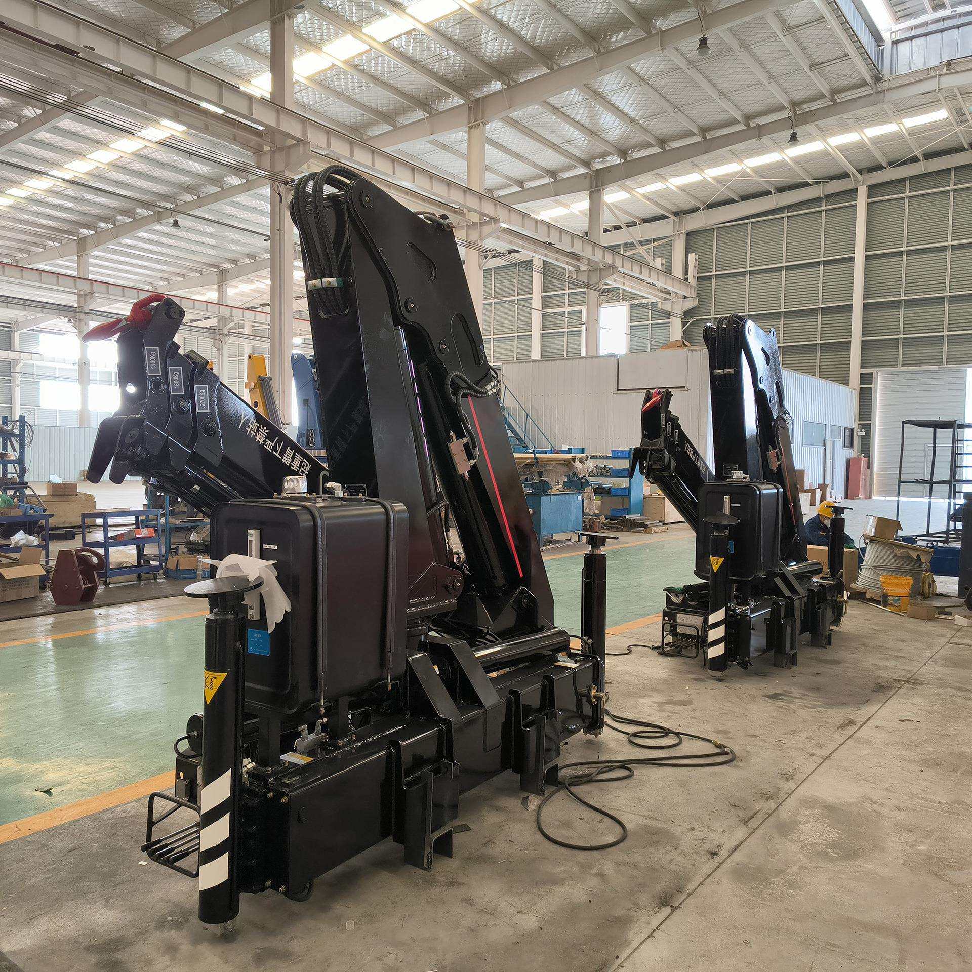 车载随车吊出口工厂可定3吨6吨30吨折臂吊汽车起重机械齿条杠