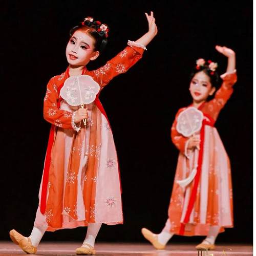 高档儿童脂古典舞服装女童中式舞蹈服装、儿童春三胭化妆月、表演