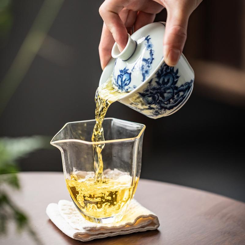 仿古寿桃三才盖碗茶杯陶瓷高档手工敬茶泡茶碗青花瓷盖碗单个大号