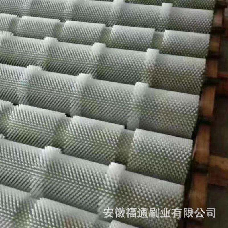 供应果蔬清洗机毛刷辊土豆去皮干洗机毛滚 凹凸螺旋毛刷滚筒