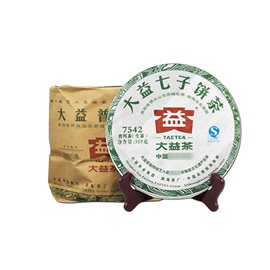 大益普洱茶7542生茶2012年批次随机云南七子饼茶，357g*7饼一提装