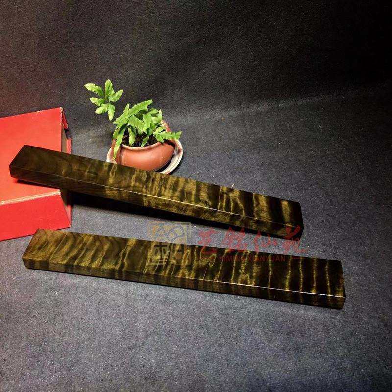 金丝楠阴木满波纹镇尺一对文房四毛绒/玩偶/公仔/布