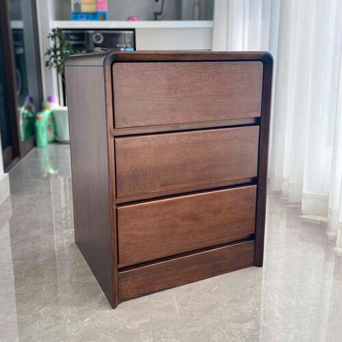 黑胡桃木实木床头柜三抽屉60高北欧卧室整装床边柜覆古风储物柜子