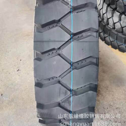 1100R20 1200R20重载矿山轮胎现货加强加厚渣土车卡车货车轮胎