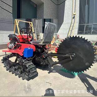 乘坐内蒙古新品压草机新疆沙漠治理多功能固沙方格治沙沙障机防沙