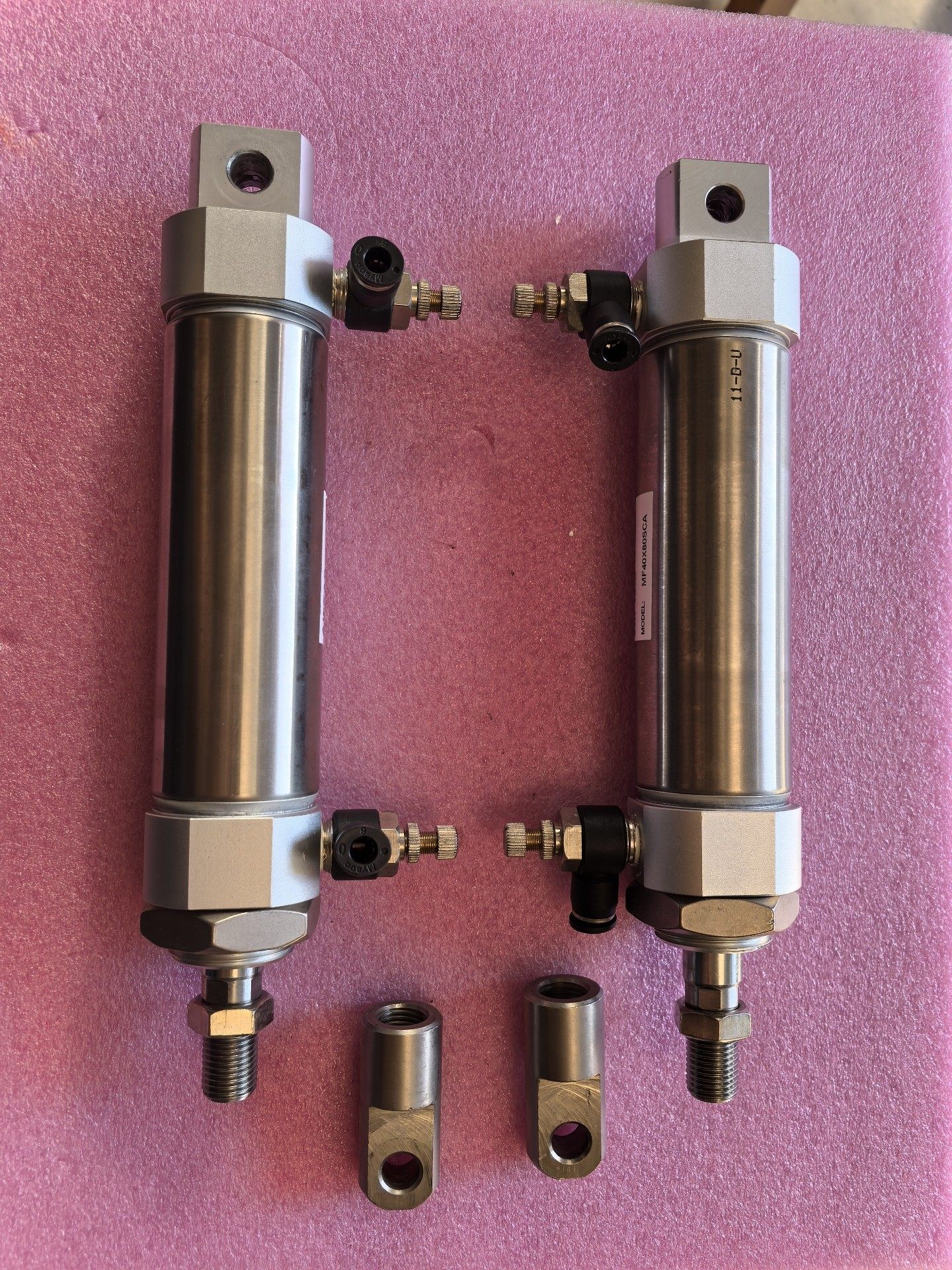 亚德客气缸MF MF40X80SCA 有30个  九九成新