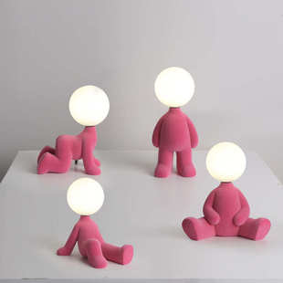 北欧轻奢客厅卧室床头台灯创意可爱儿童房迷你电镀小金人夜灯网红