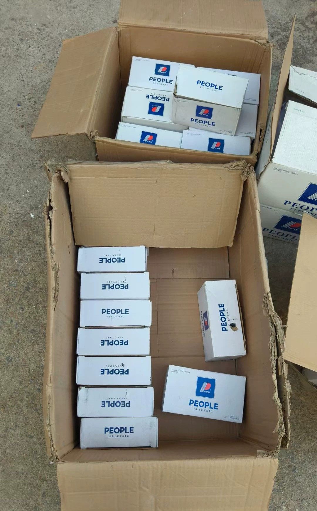 人民电器 3P断路器  63A  40A  2P  3P